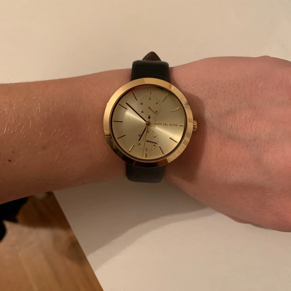 COPY - Michael Kors Black Leather Watch - Picture 2 of 11